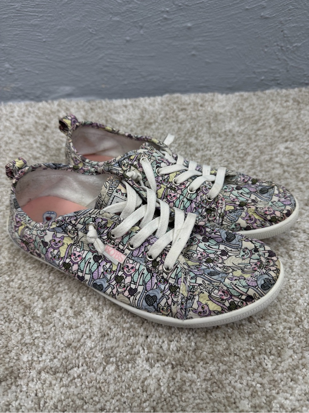 Bobs Skechers Cute-Knitting Hearts All Over Cat Print Sneakers Shoes Size 7.5